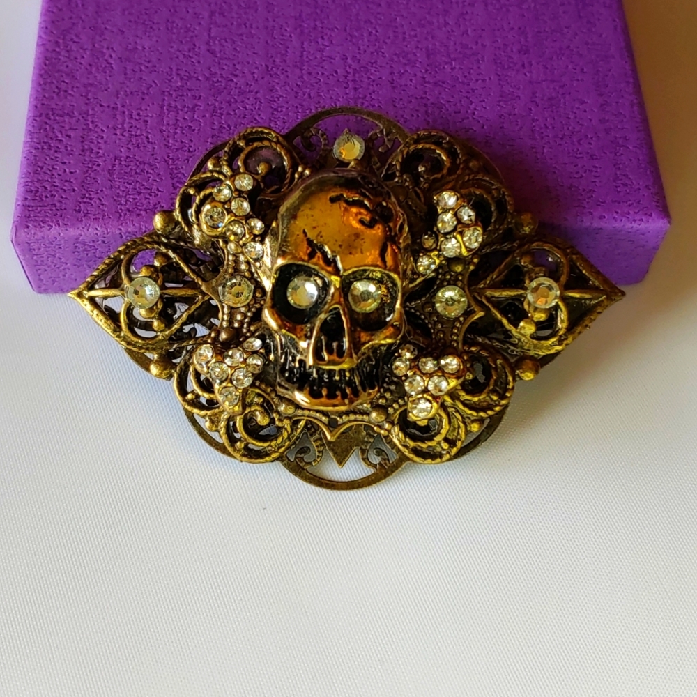 Jeweled Skull & Crossbones Clip - Picture 2 of 3